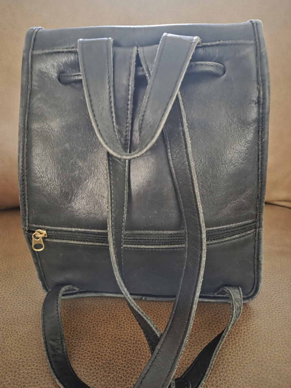 Coach Black Leather Backpack with Gold Turnlock Accent - Picture 2 of 7